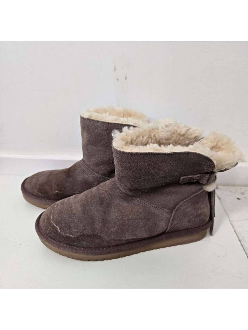 Koolaburra Size 9 Jaelyn Mini Stone Grey Winter Boots Suede Sheepskin Lined